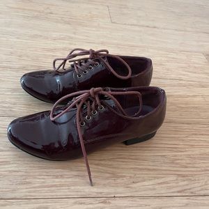 Women’s lace up derby shoes